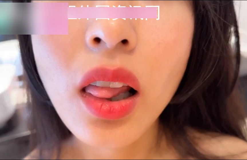 已婚少女绿帽子超过瘾,真的把持不住啊,只怪她老公满足不了,+