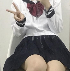 百合情侣的恋爱日常,大一学妹爱上大三帅学姐【25V,1.8G】