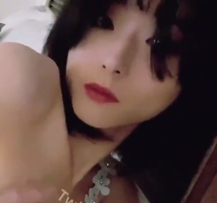 推特网红CandyTt的23v43三人游视频,457mb百度云资源