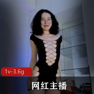 火爆网红主播小樱：大肛机直播作品，骗礼物打赏，幻想奶奶顶年纪