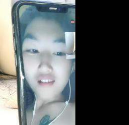 火爆视频:小伙双端双线给作,C姐姐自拍22分,用嘴给小姐姐,下载观看