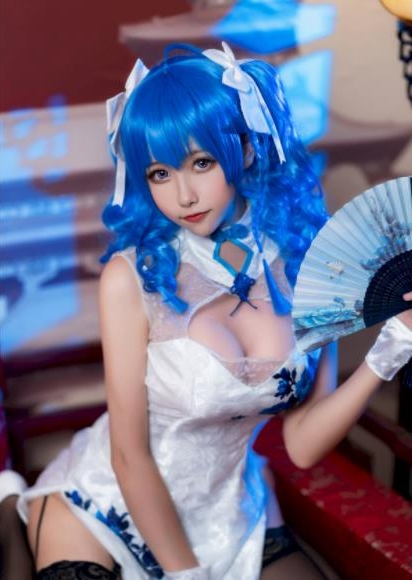 cos界女神momoko葵葵合集:最全视频展示