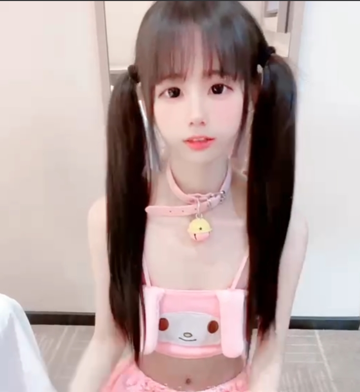 清纯妹子小雯宝宝超幼齿露脸放飞自我互动视频合集,颜值高妩媚推特视频大量管饱,推荐下载