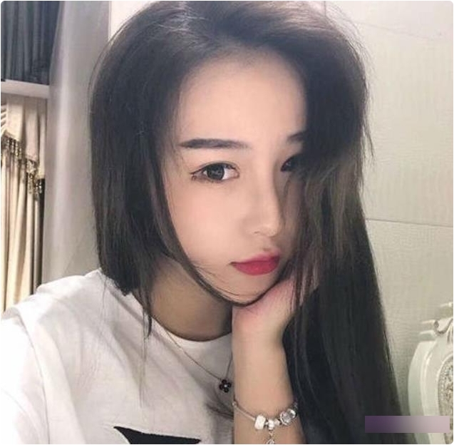 抖音人气主播杜雨含美足合集,7.55G视频尽显神秘魅力