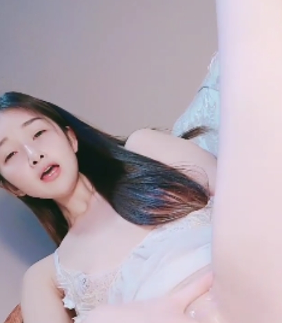高颜值美少女依依:百度ED2K收藏589次,新增20v