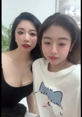上海静安真实母女舞蹈专业自拍视频火爆!40岁妈妈和19岁她展现高超技巧和出色表演功底,粉丝疯狂追捧!