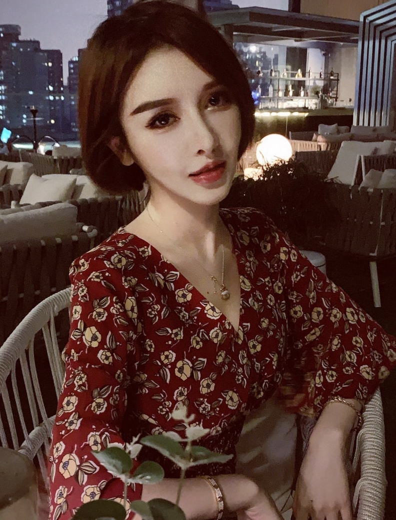 抖音网红小喵大宝展现百万粉的御姐画风,尺度私拍合集震撼亮相