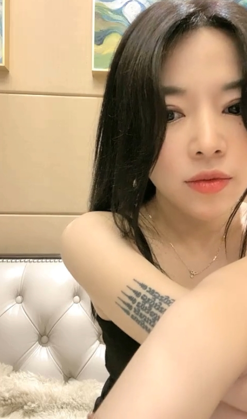 魅力大罩杯美腿主播艺术小雅,10.2G视频收藏珍贵