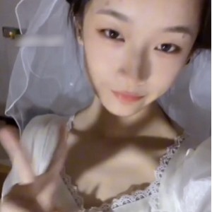 [自行打包] 04年女大学生 胡椒籽33 宿舍脸某处同框自娱自乐 [17V+86P+2.89G][百度盘]
