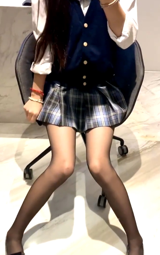 [自行打包]+小蓝鸟自行搜集高颜值女大学生反差户外展示自拍图+[1651p+441m][百度盘]