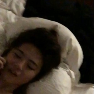有着充分的体现。这位神秘的女性主角，以她的魅力和实力吸引了大批粉丝的关注，让人们对她的视频趋之若鹜。如果你也想一睹这位长腿美女的风采，不妨来观看这档《爱脚~寸止