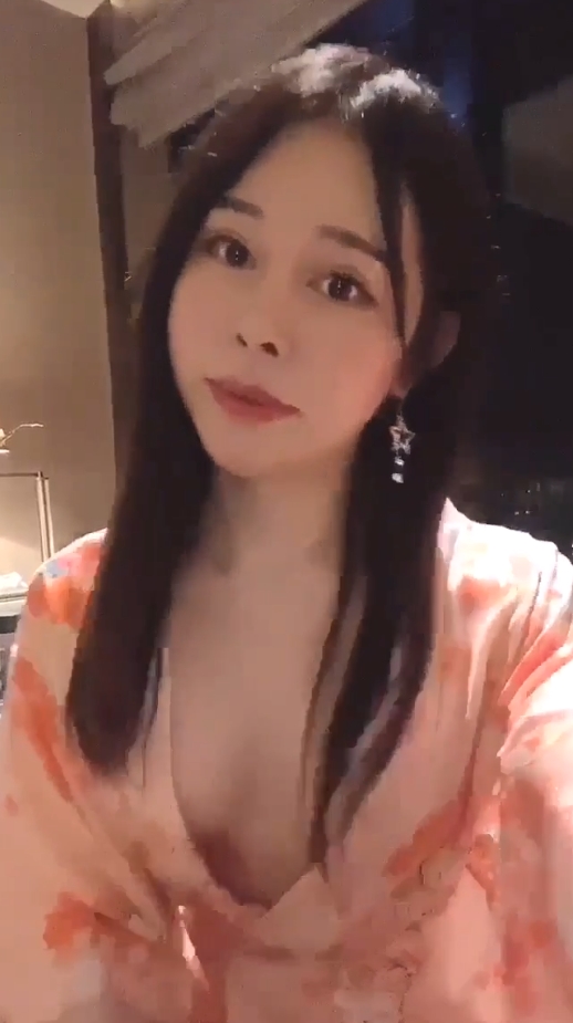 探索这个合集,感受TS张思妮的魅力和风采吧!