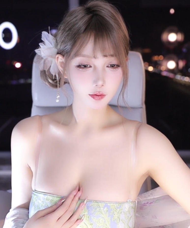 明亮眼睛的Minana直播录屏,1V+17g视频尺寸
