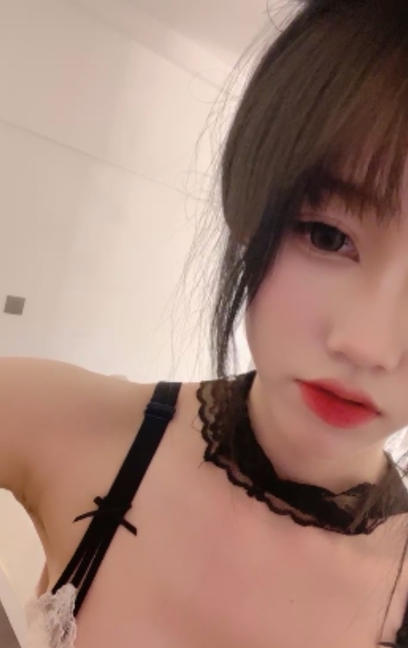 黑框眼镜双马尾乔乔妹妹视频合集,24个视频,大小18.4G,百度ED2K资源分享
