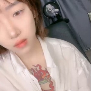 清纯热舞纹身女神18吖最新合集24V20.5G，全方位展示