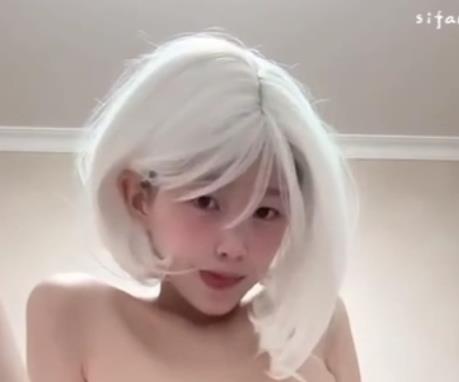 抖音甜妹定制早期合集2V172M,封号危机中的自拍作品