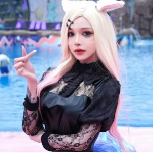 推网红某推TS酱酱最新合集14V557M，长相秀美，黑丝白丝，前列腺交谈