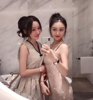 晓雅劲爆自拍2V合集抖音女神1.3G丰满撩人