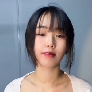 推特小美福利姬合集99部52G火辣私藏