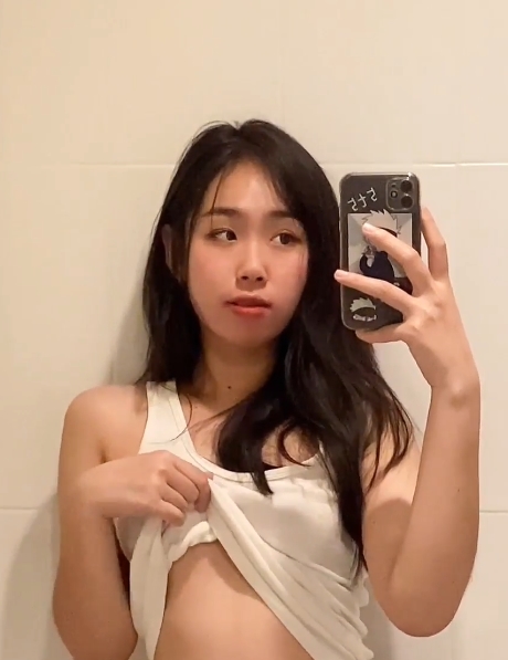 推特小美福利姬合集99部52G火辣私藏