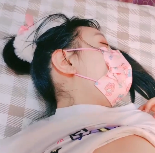 百度盘精选妹子好B大合集190部65.1G，黑丝白丝cosplay精彩纷呈