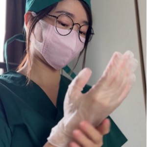 SSRPeachEllie医生剧情私拍88部662M蜜桃电臀