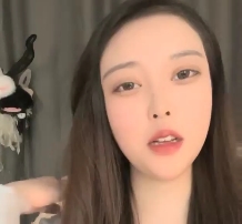 社保姬浮力性感软妹子日常约拍，弹力摇热辣舞蹈