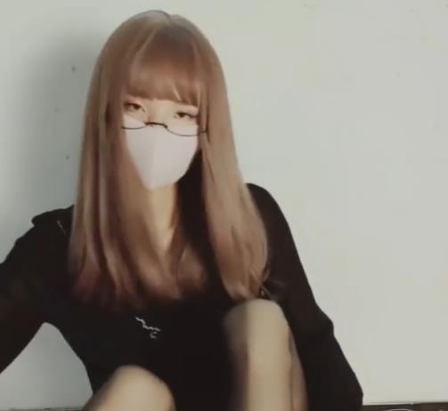 某推TS伪娘jinwanxuan1999新潮私拍39部3.5G超乎想象