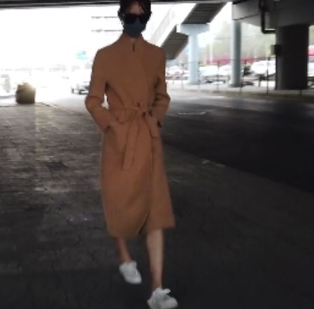 绝美曲线户外挑战北京天使珍藏合集34V32G饱满