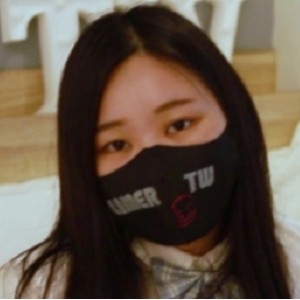 私密论坛展示嫂子黑丝吃糖纪实1V200M风情万种