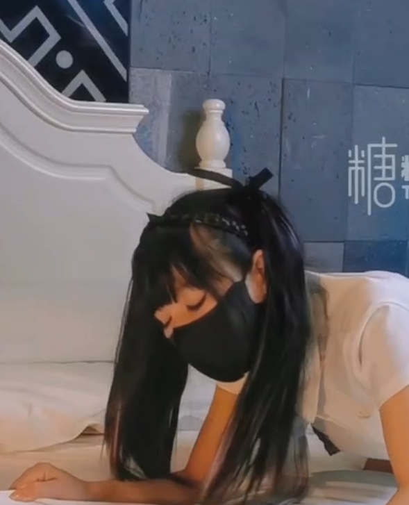 娜娜糖心VIP黑丝JK互动9部2G太顶了